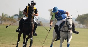 Serginho Figueiredo e Olavo Novaes durante a partida entre Guabi Polo e Tigres. (crédito - 30jardas)
