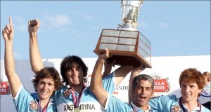 Equipe argentina campeã mundial em 2011. (crédito - aapolo.com)
