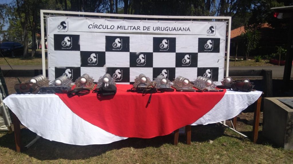 Imagem da mesa de troféus do Torneio Conde de Porto Alegre (crédito - CMU / divulgação)