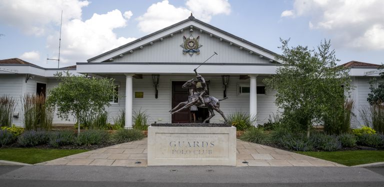 Guards Polo Club é sede da Queens Cup, uma das principais competições britânicas da temporada (crédito - Guards Polo Club)