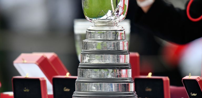 Taça transitória da Queen's Cup (crédito - Guards Polo Club)